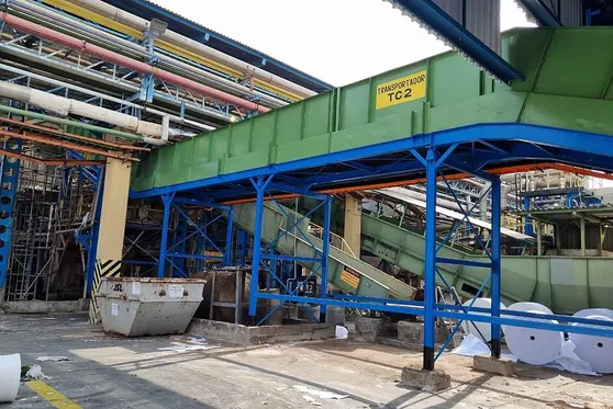 Esteira Industrial. Tipos, Vantagens e Aplicações